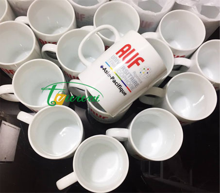 Cốc sứ quà tặng-khách hàng AUF