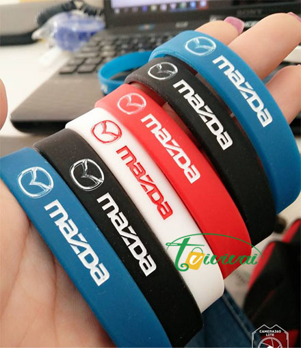Vòng tay cao su quà tặng-khách hàng công ty MAZDA AUTO