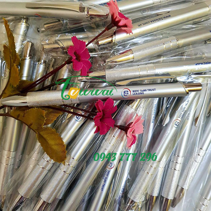 BÚT KÝ QUÀ TẶNG CAO CẤP – khách hàng công ty TÀI CHÍNH BIDV