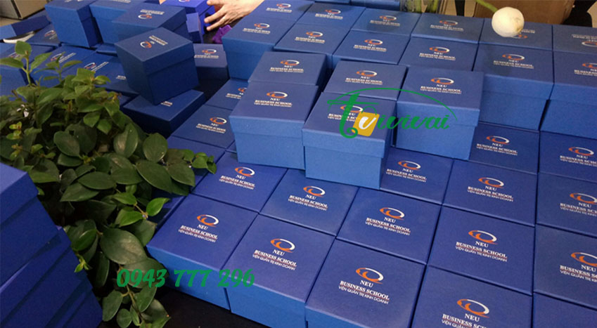 QUÀ TẶNG CỐC SỨ in logo - khách hàng VIỆN QUẢN TRỊ KINH DOANH NEU