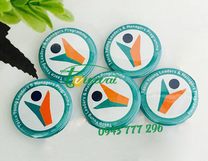 Huy hiệu cài áo quà tặng – khách hàng TASCO