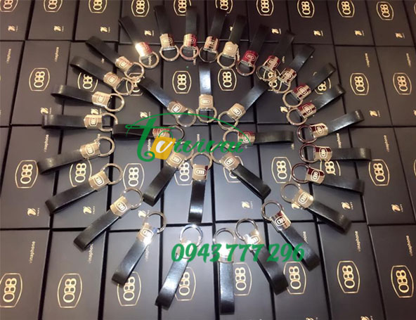 Móc khóa kim loại phối da quà tặng - khách hàng VINAPHONE