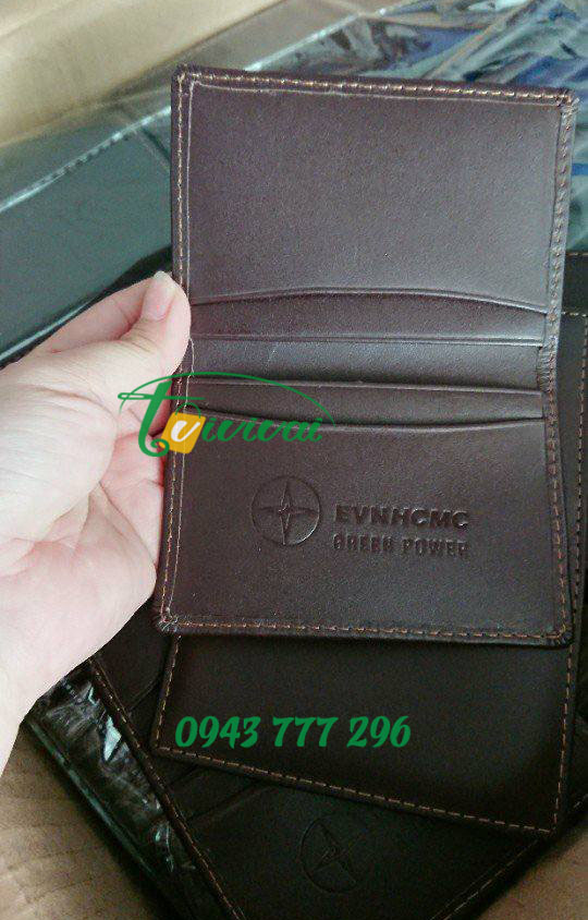 Ví namecard bằng da quà tặng cao cấp – khách hàng EVNHCMC