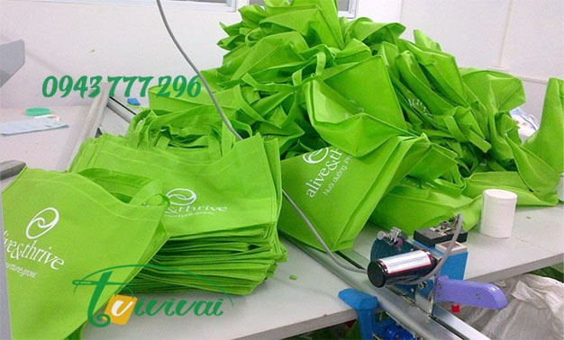ÁO MƯA QUÀ TẶNG – CÔNG TY BẢO HIỂM AVIVA
