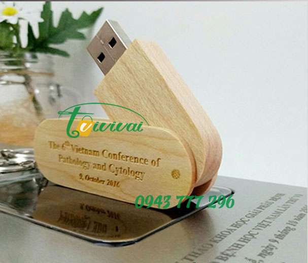 USB Gỗ xoay khắc logo – Hội thảo ĐH Y DƯỢC HUẾ