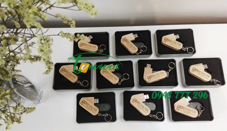 Quà tặng USB Gỗ có móc treo chìa khóa - khách hàng REVALTER