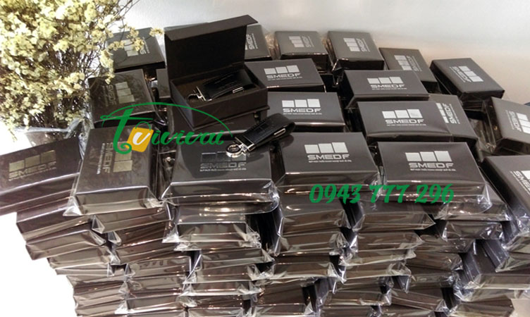 USB vỏ da quà tặng cao cấp – khách hàng SMEDF