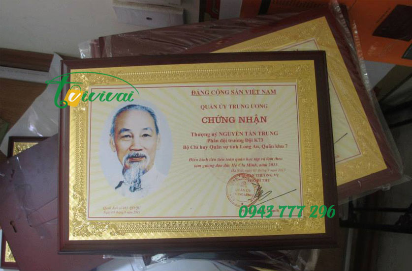 Bằng chứng nhận khung gỗ cao cấp – khách hàng QUÂN ỦY TRUNG ƯƠNG