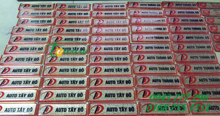 Biển tên nhân viên gài áo - KH SHOWROOM D AUTO TÂY ĐÔ