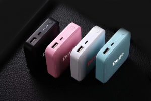 PNV 021 - Sạc dự phòng vỏ Nhựa in ấn logo theo yêu cầu